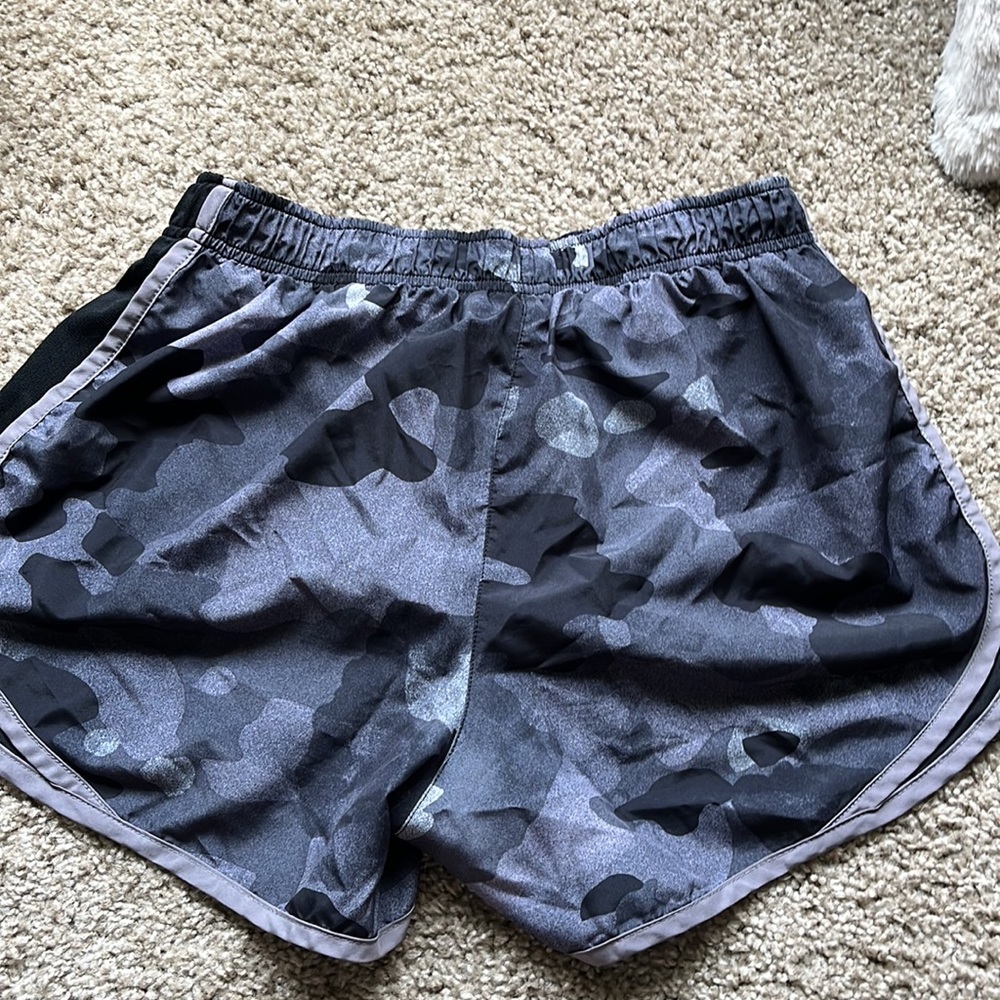 Nike shorts - Picture 3 of 3